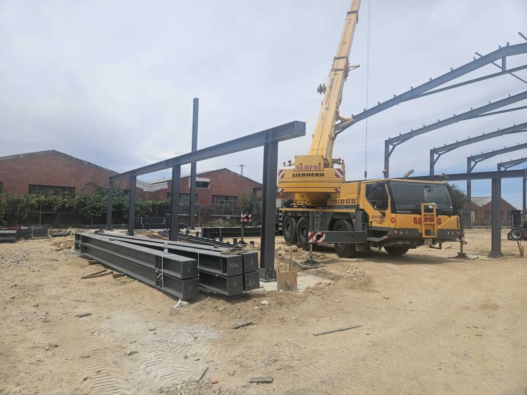 Construcción interior nave logística en Fuenlabrada