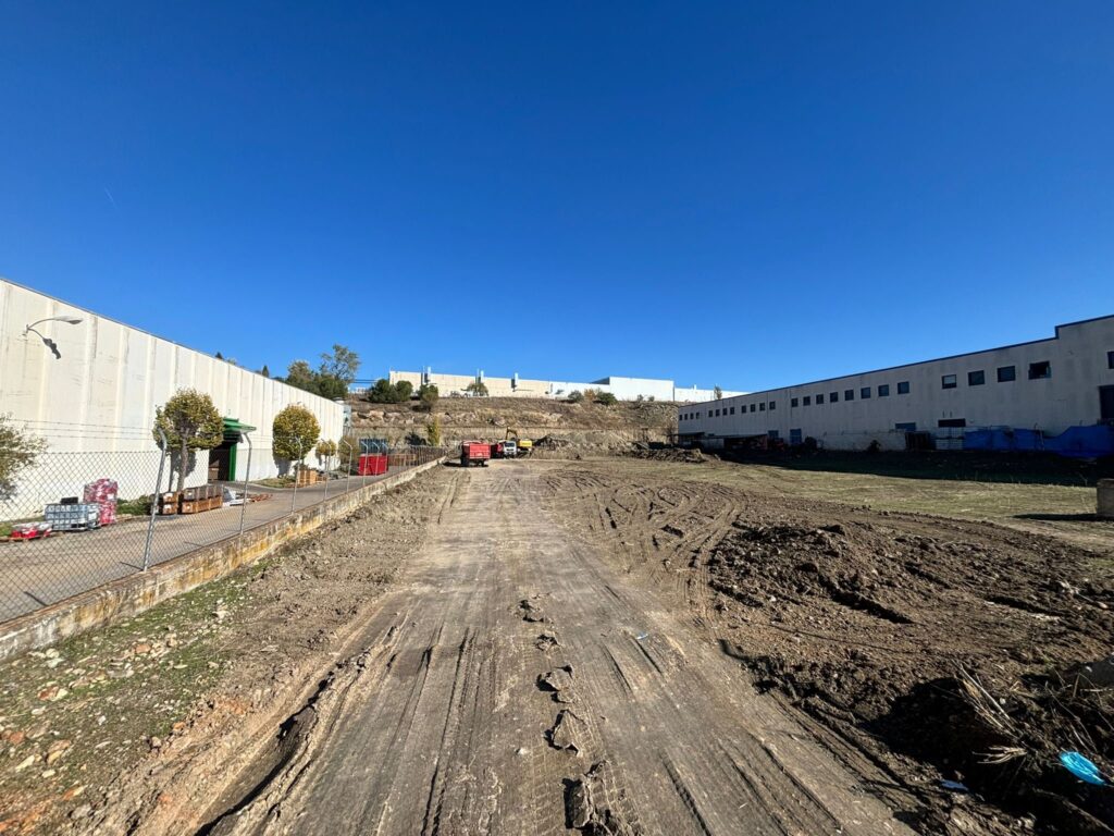 Terreno nivelado para construcción nave industrial cartón Loeches - Proyecto llave en mano GESNAVE Desarrollos
