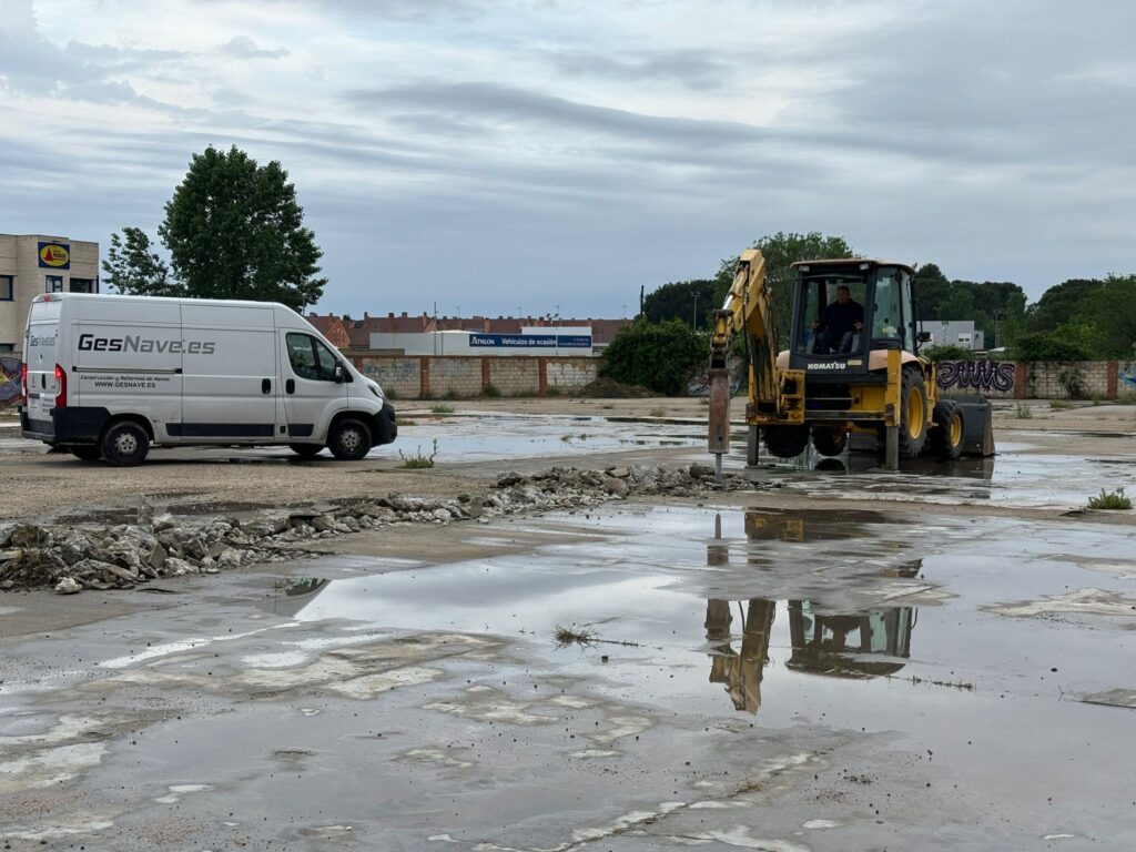  Trabajos de demolición y acondicionamiento de terreno para nave logística en Madrid – GESNAVE