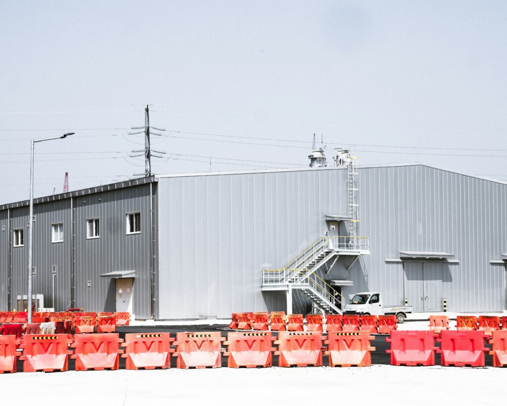 Proceso de construcción delegada de nave industrial con prefabricado de hormigón