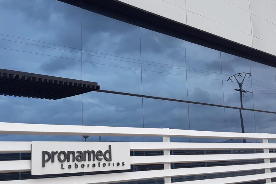 Construcción naves llave en mano para laboratorio farmaceútico.